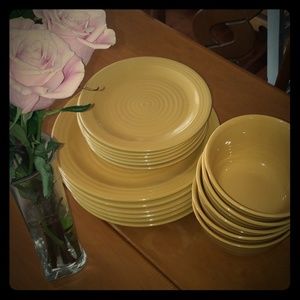 Beautiful Mustard Yellow Dish Set 18pc